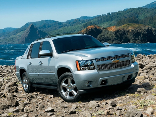 Chevrolet Avalanche 2002-2006 Brushed Aluminum Black Pillar Trim