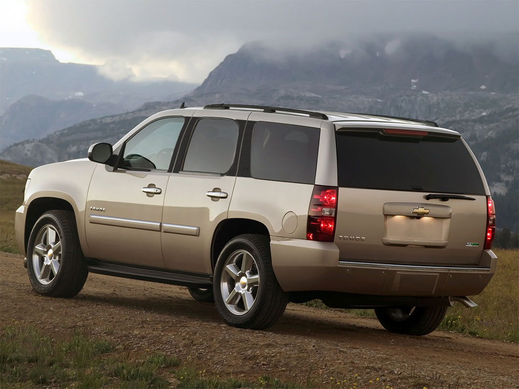 Chevrolet Tahoe 2007-2014 Carbon Fiber Pillar Trim