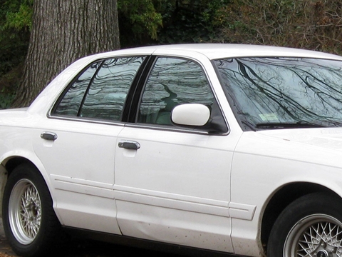 Rvinyl™ Ford Crown Victoria 1992-2011 Brushed Aluminum Black Pillar Covers