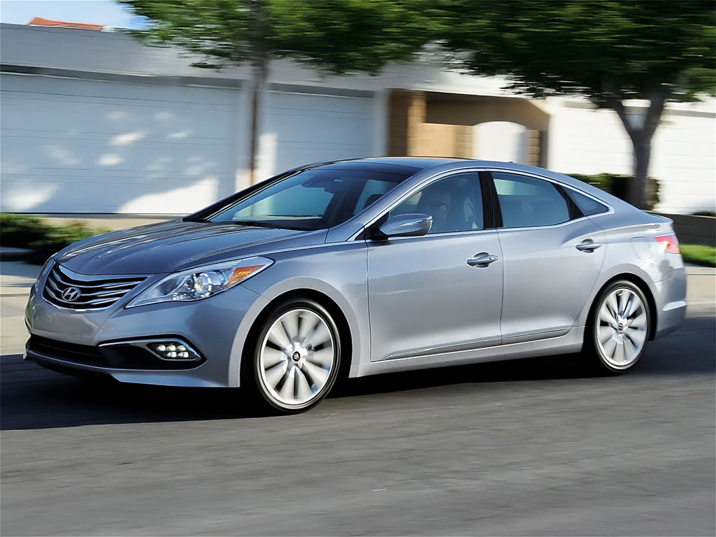 Hyundai Azera 2012-2017 Brushed Aluminum Black Pillar Trim