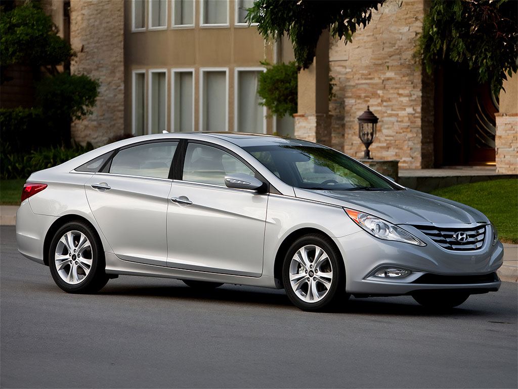 Hyundai Sonata 2006-2010 Brushed Aluminum Black Pillar Trim