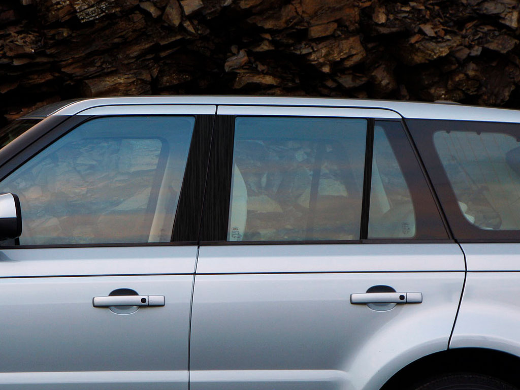 Rtrim™ Land Rover Range Rover Sport 2006-2013 Brushed Aluminum Black Pillar Post Trim