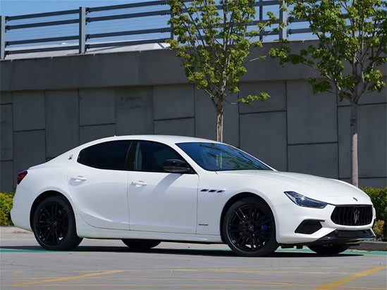 Maserati Ghibli 2014-2021 Brushed Aluminum Black Pillar Trim