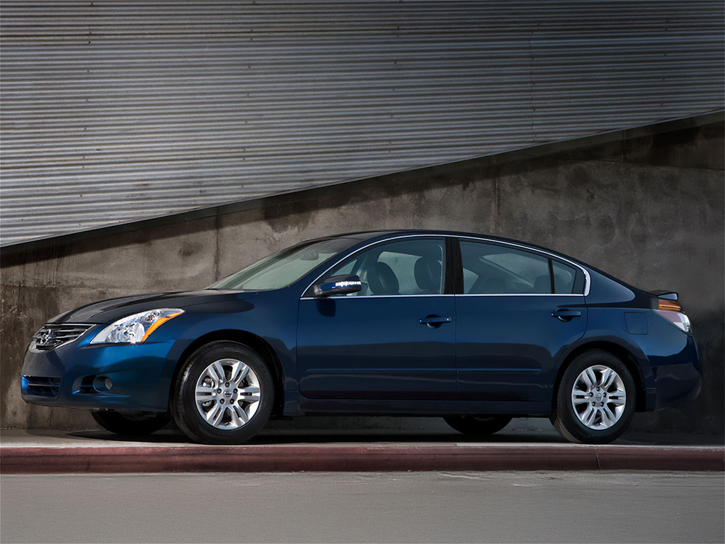 Nissan Altima 2007-2012 Sedan Brushed Aluminum Black Pillar Trim