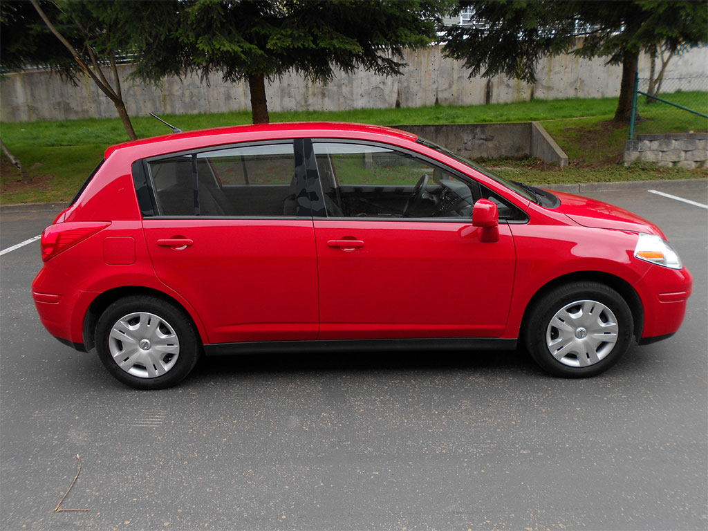 Nissan Versa 2007-2011 Hatchback Camo Pillar Trim