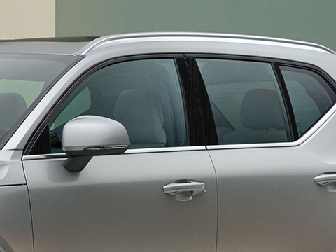 Rtrim™ Volvo XC40 2019-2023 Brushed Aluminum Black Pillar Post Trim