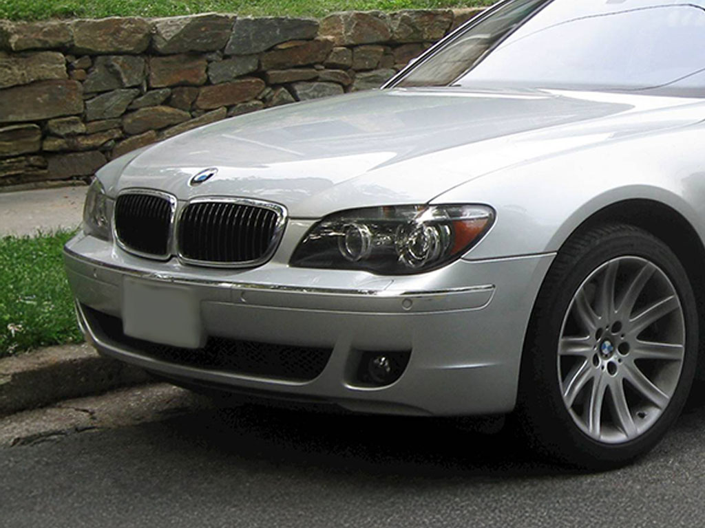 Rshield™ BMW 7-Series 2002-2005 Headlight Protection Film