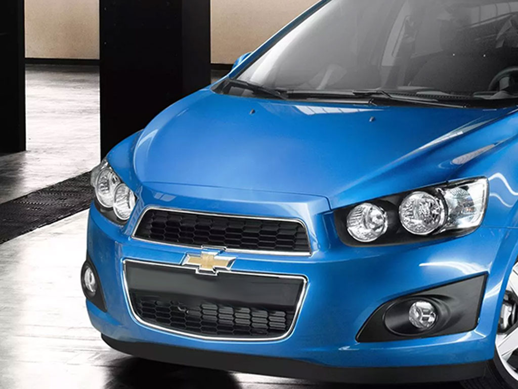 Avery Dennison™ Chevrolet Aveo 5 2009-2011 Headlight Protection Film