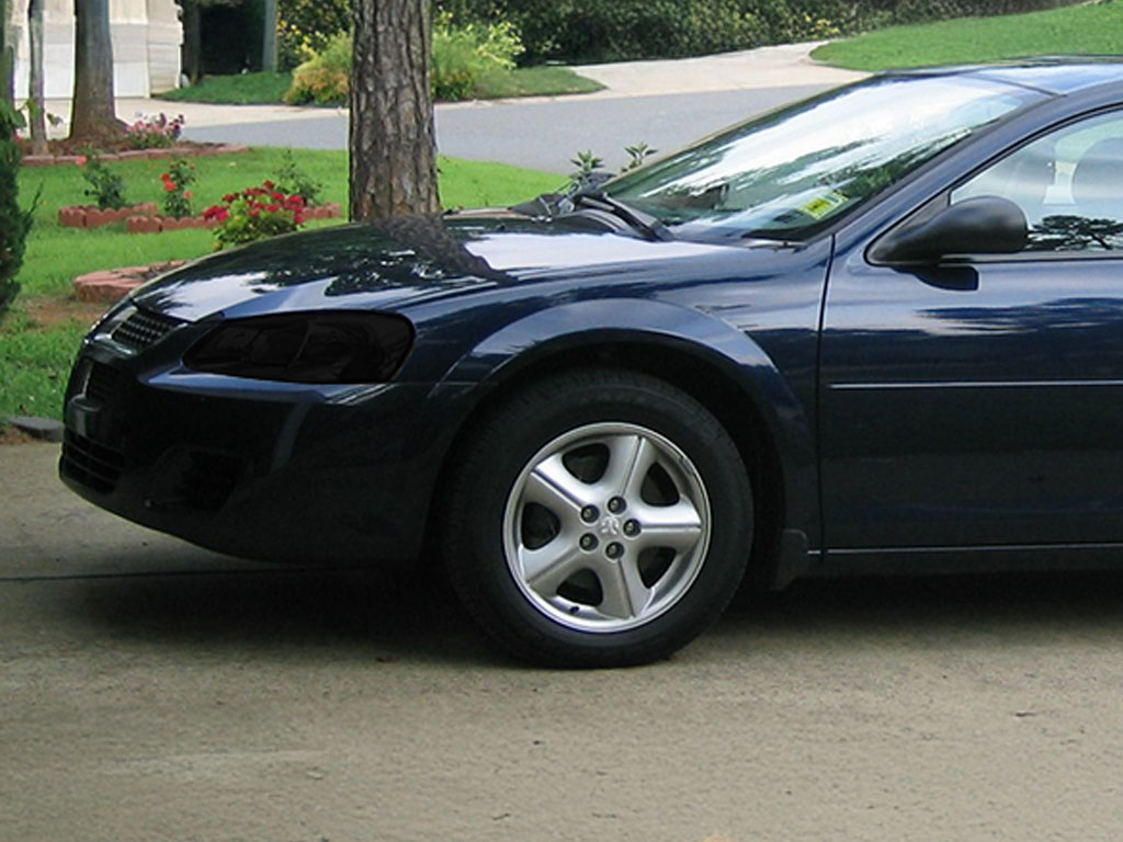 Dodge Stratus 2004-2006 (Sedan) Headlight Tint