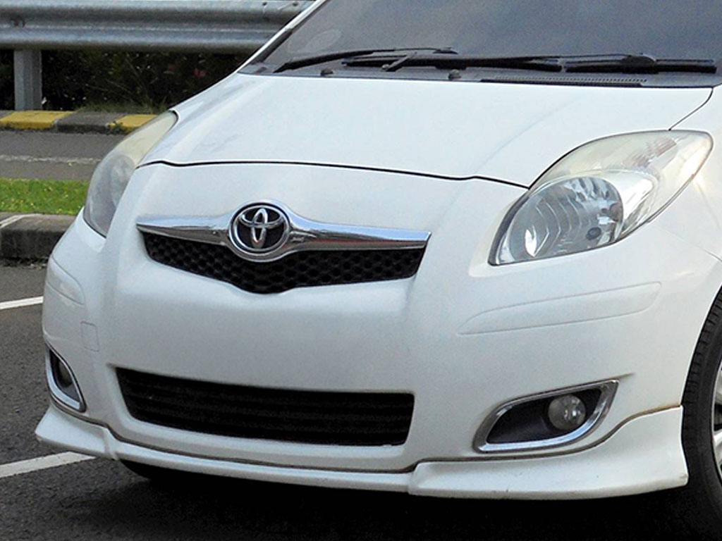 Rshield? Toyota Yaris 2007-2011 Headlight Protection Film (Hatchback)