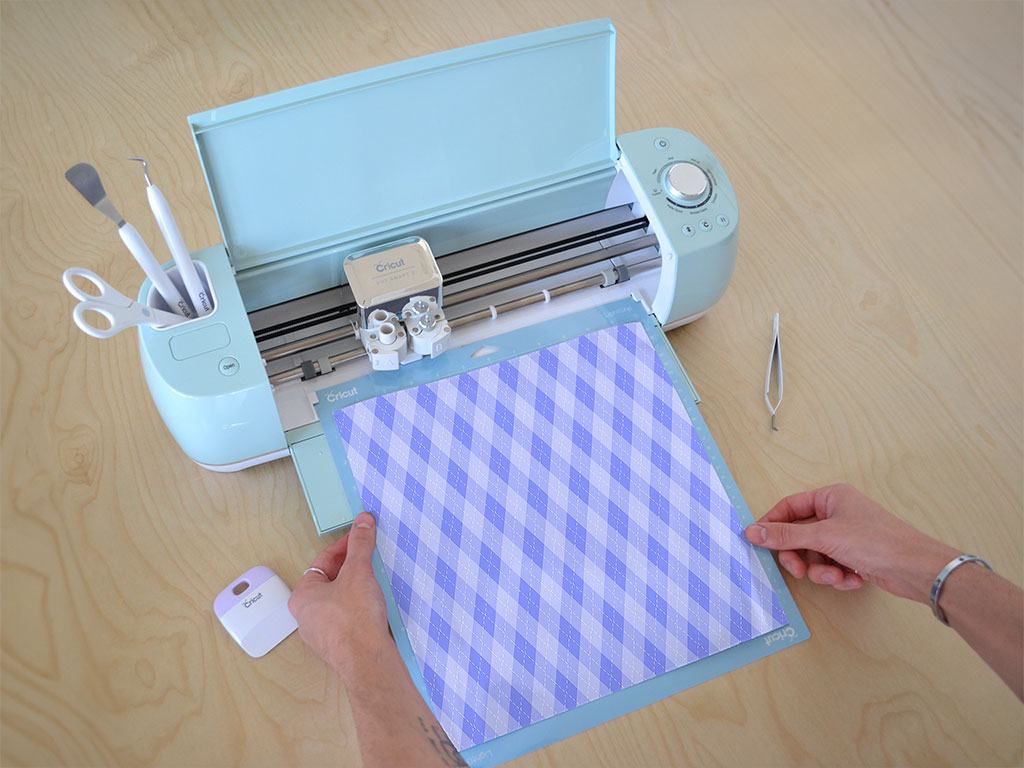 Blooming Periwinkle Argyle Cricut Compatible Vinyl