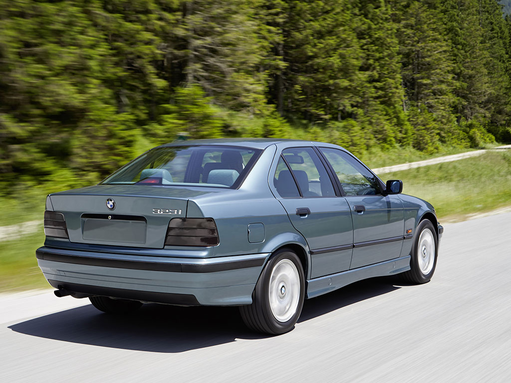 BMW 3-Series Sedan 1992-1998 Blackout Tail Light TInt