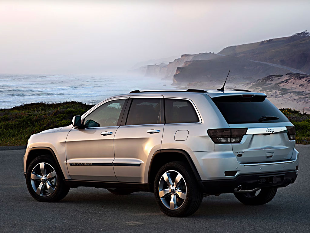 Jeep Grand Cherokee 2011-2013 Blackout Tail Light TInt