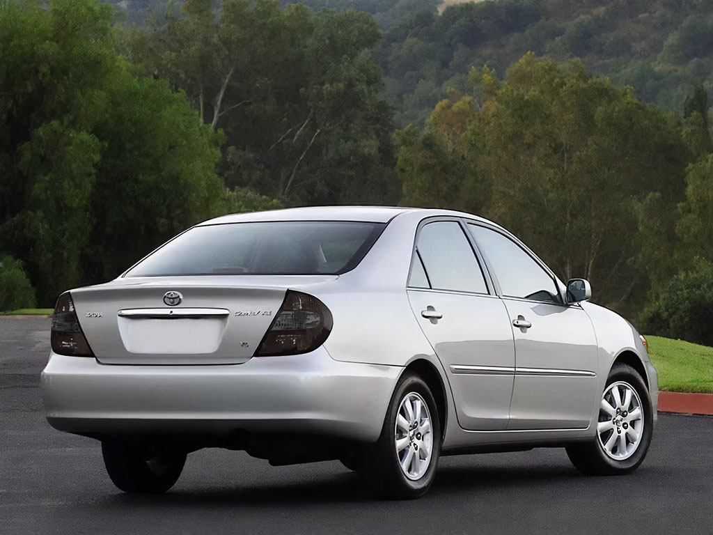 Toyota Camry 2005-2006 Blackout Tail Light TInt